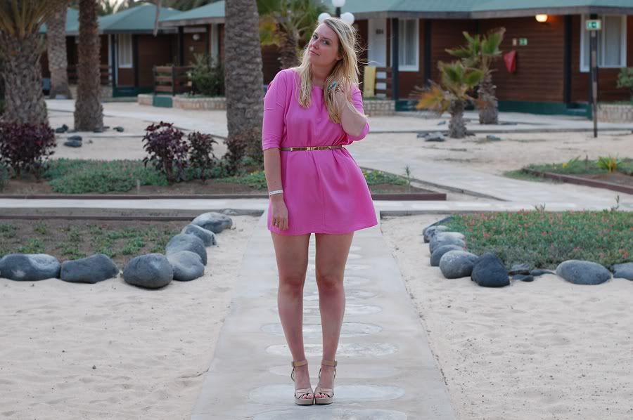  photo outfit-pink-kjole-vero-moda-dress-lyserd-gina-tricot-belt-blte-metal-asos-wedges-sandaler-sandals-miss-jeanett-blogger-kap-verde-cabo-cape-s.jpg